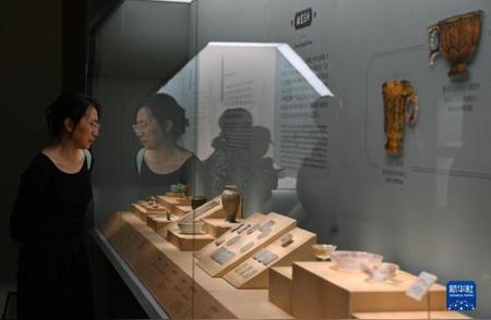 国博'中国古代玉器'展重新开放，全新陈设引人瞩目